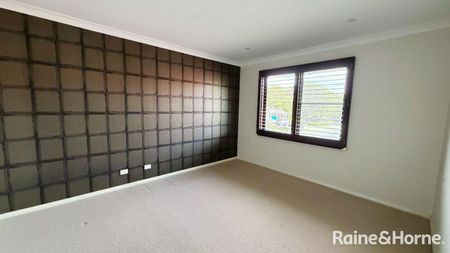 Luxury Ex-Display Home with High Ceilings and Exceptional Space - Photo 4