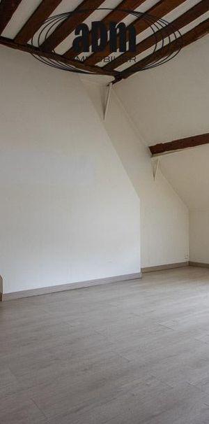 Location STUDIO - Photo 1
