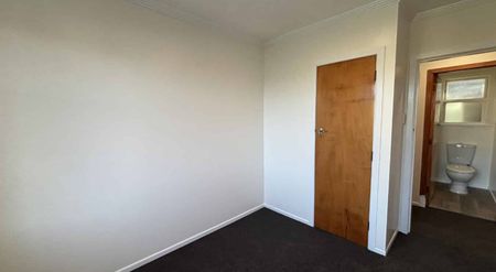 Renovated four-bedroom family home - Photo 5