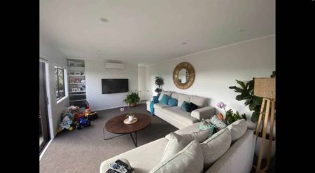 Gulf Harbour - 4 bedroom - Photo 2