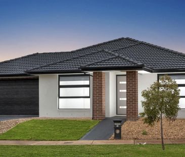 Spacious 4 Bedroom Home in Thornhill Park - Photo 3