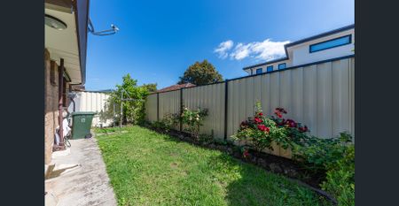 Renovated 2-Bedroom Unit in Mount Waverley School Zone - Photo 2