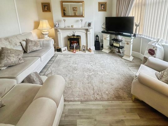 3 bedroom semi-detached house to rent - Photo 1