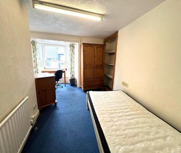 4 bedroom flat to rent - Photo 3