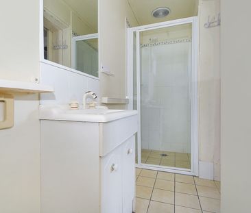 East Side Living! - Photo 5