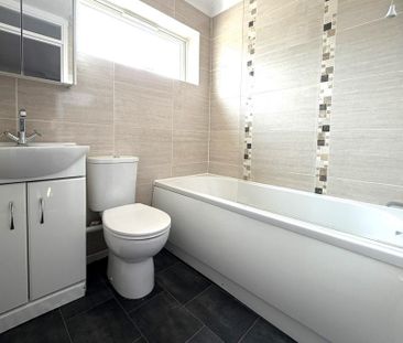 3 bedroom end of terrace house to rent - Photo 5