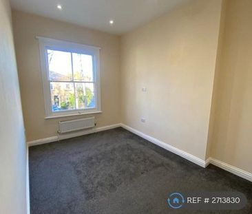 3 bedroom end of terrace house to rent - Photo 1