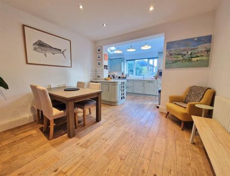 4 Bedroom Detached To Let - Photo 3