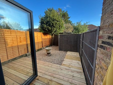 1 Bed Flat, Sandfield Road, CR7 - Photo 2