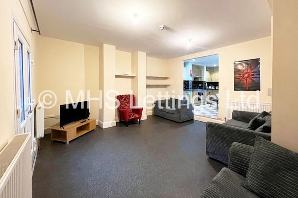12 Bedroom End Terraced House for rent in Hyde Park Road - Photo 1