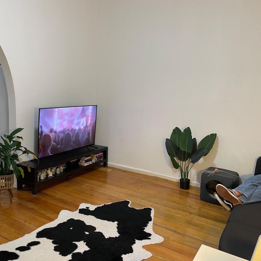 Beaconsfield - Photo 1