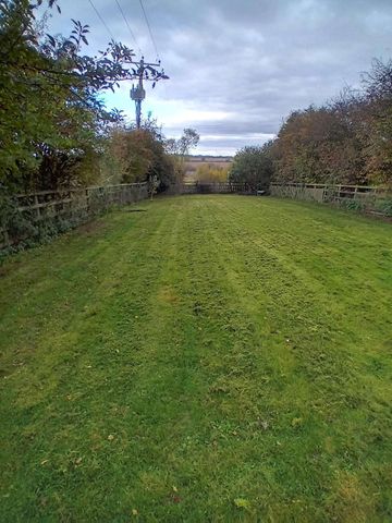 A three bedroom semi-detached cottage in a rural location on the Brodsworth Estate - Photo 3