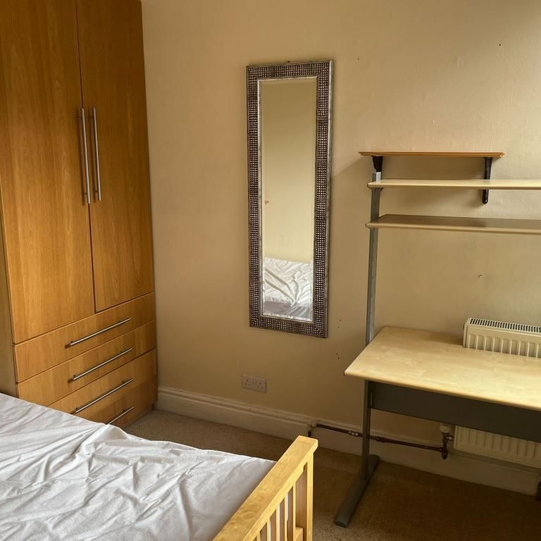 4 bedroom terraced house to rent - Photo 1