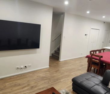 Spacious Home in Prime Royal Park Location - Photo 6