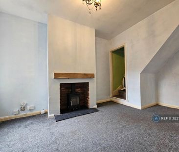 2 bedroom terraced house to rent - Photo 2