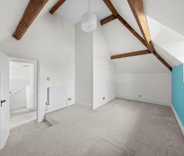 4 bedroom semi-detached house to rent - Photo 2