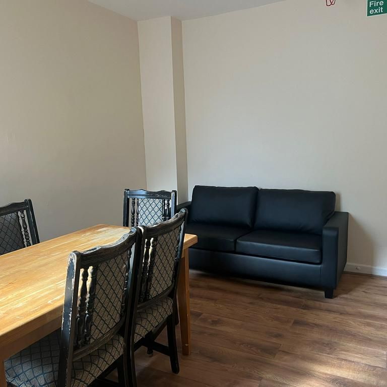 1 bedroom in a house share to rent - Photo 1