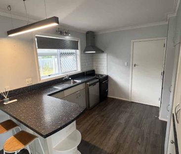 Spacious Family Living - Photo 3