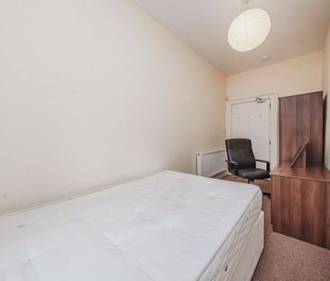 3 bedroom apartment to rent - Photo 6