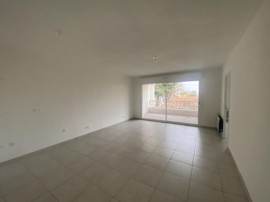 Location Appartement 3 pièces 71m² NIMES 30900 - Photo 1