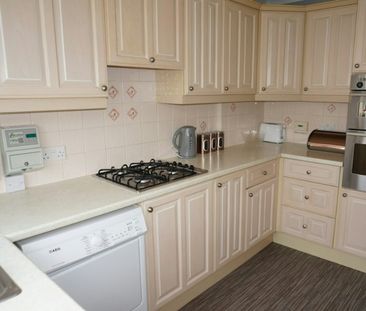 House share to rent on - Photo 2