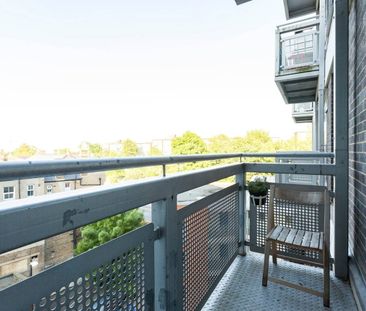2 Bed Flat, Courtenay House, SW2 - Photo 1