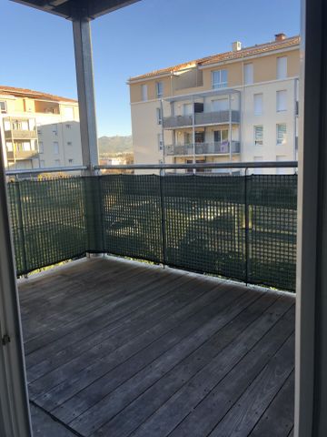 Appartement 3 pièces 60m2 MARSEILLE 12EME 967 euros - Photo 5