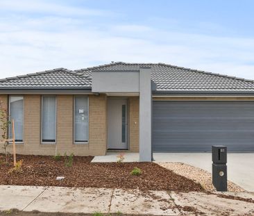 Luxury Living in a Peaceful Family Estate - Photo 4