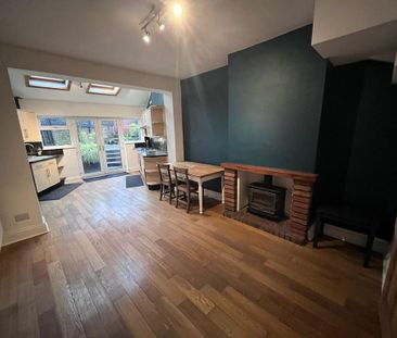 3 bedroom semi-detached house to rent - Photo 5