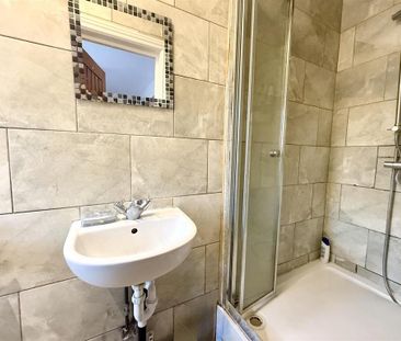 6 bedroom detached house to rent - Photo 5