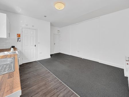 Flat 4, 290 Newport Road, Cardiff CF24 1RS - Photo 5