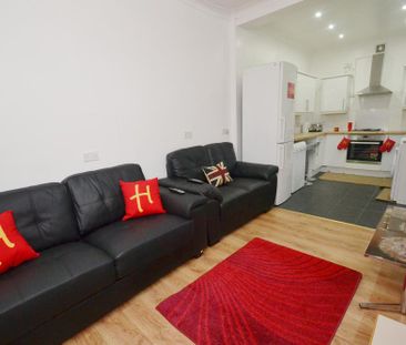 6 bedroom terraced house to rent - Photo 5