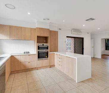 Renovated Home in the Heart of Craigieburn - Photo 6