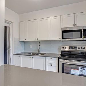 For Lease - 7555 Goreway Drive Unit# 126, Mississauga, Ontario - Photo 2