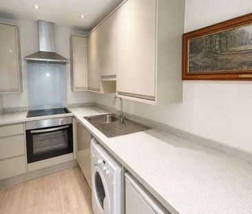 Knaphill, Woking, GU21 - Photo 3