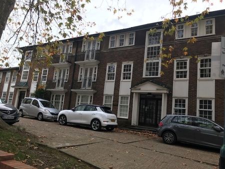 2 Bed Flat, Stanhope Road, N6 - Photo 4