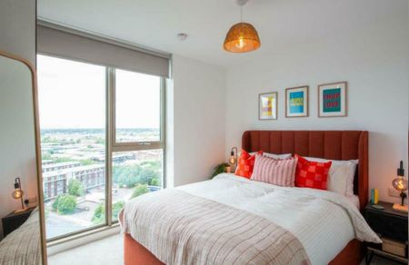 3 bedroom flat to rent - Photo 4