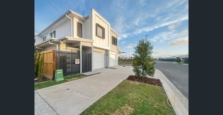 Nestled in the serene suburb of Banya, 32 Dune Road offers the perfect blend of comfort and convenience. - Photo 2