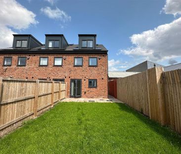 2 bedroom townhouse to rent - Photo 1