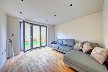 3 bedroom terraced house to rent - Photo 2