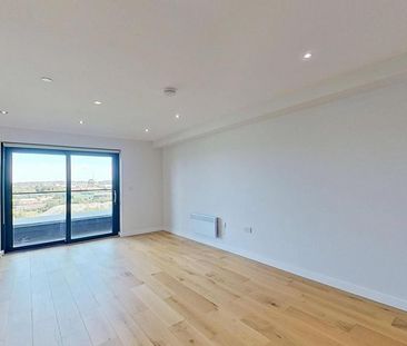 3 bedroom flat to rent - Photo 2