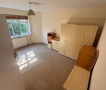 2 Bed Flat, Grosvenor Road, N3 - Photo 5