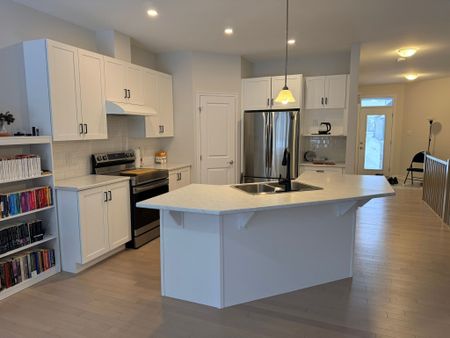 For Lease - 247 Blackhorse Drive, North Grenville, Ontario - Photo 5