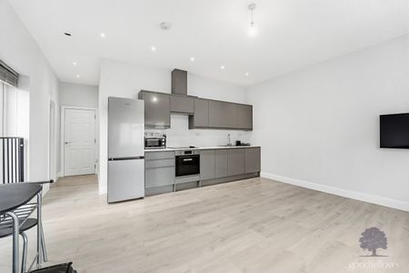 48a Central Road, Morden, SM4 - Photo 5