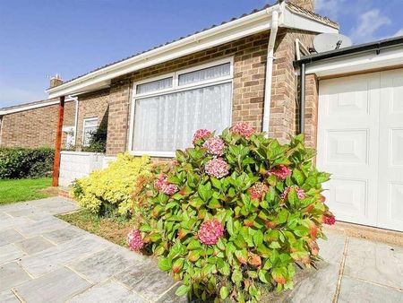 Brading Close, Hastings, TN34 - Photo 3