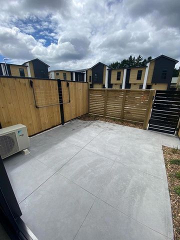 The Strand - Brand New 2-bedroom townhouse! - Photo 3