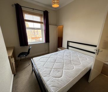 Chaucer Street, Lawrence Street - P1937 - Photo 1