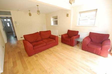 4 bedroom house to rent - Photo 3