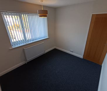Spacious 3-Bedroom Family Home in Failsworth!! - Photo 5