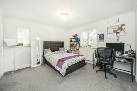 Hurst Road, East Molesey, KT8 - Photo 3